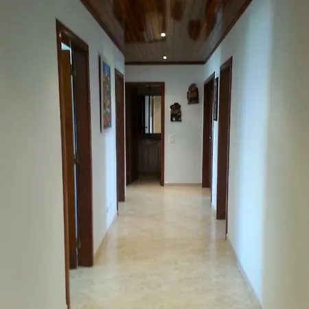 Apartamento T3 C/ Piscina A 100 M Da Praia Quarteira