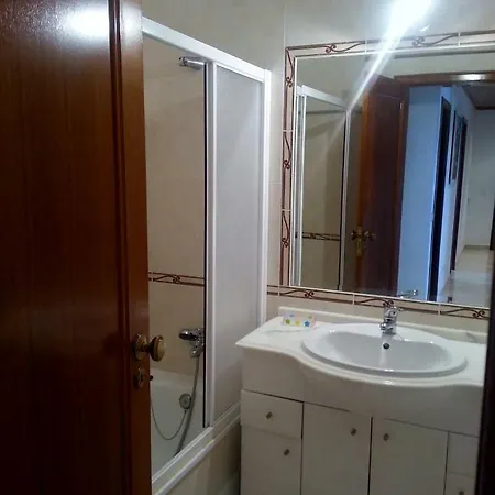 T3 C/ Piscina A 100 M Da Praia * Quarteira
