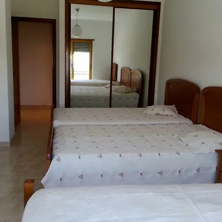 Διαμέρισμα T3 C/ Piscina A 100 M Da Praia